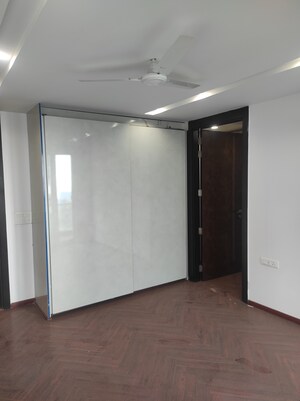 Master Bedroom in 4 BHK Builder Floor at South City 1 – for Rent