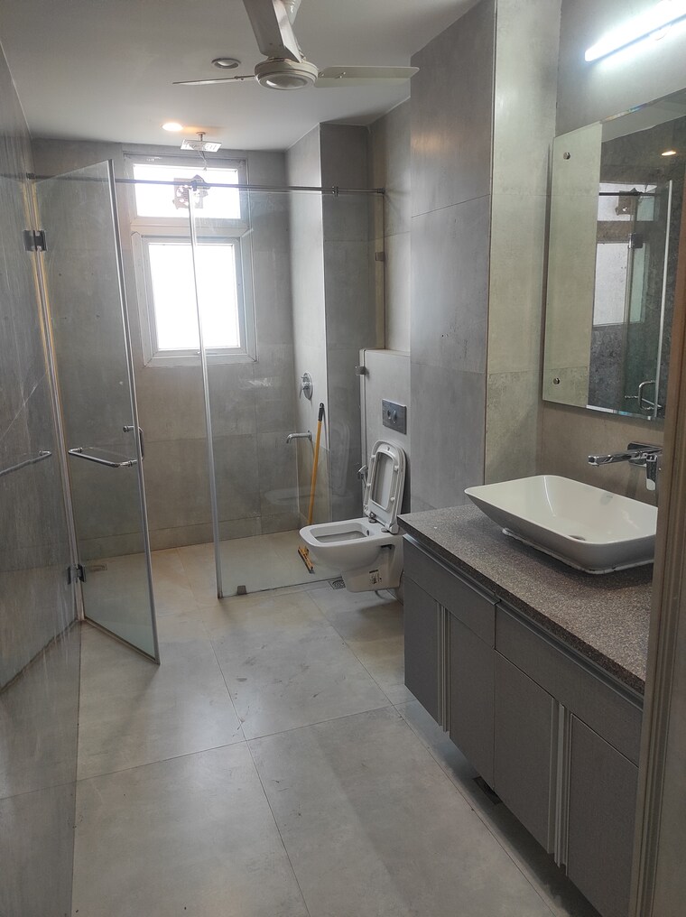 Attached Bathroom, south city 1 4 Bedroom 3200 Sq.Ft. Builder Floor In South City 1 Gurgaon 9682065