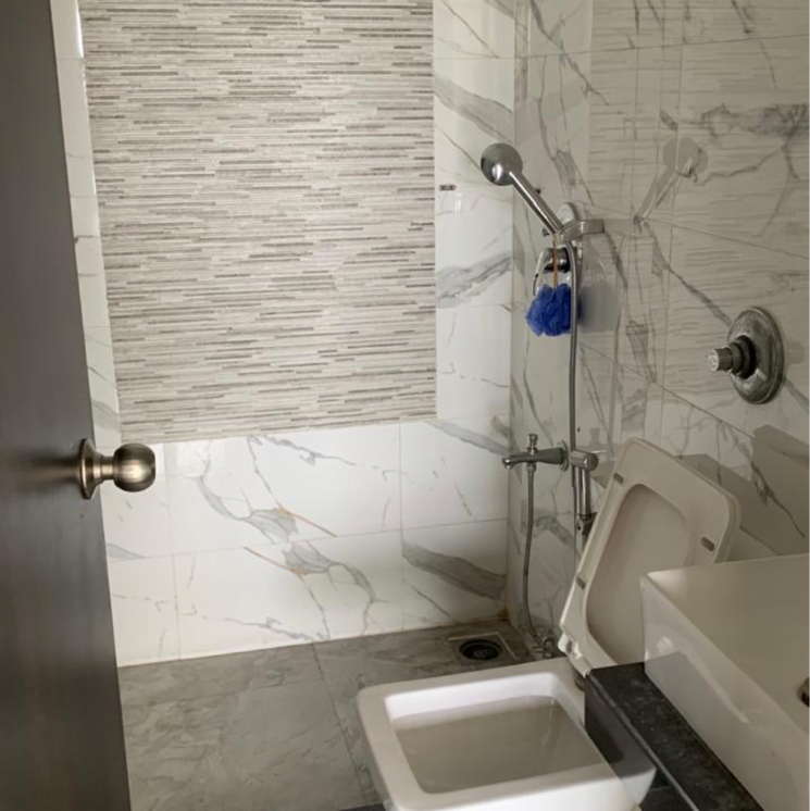 Bathroom, hubtown-hill-crest 1.5 Bedroom 737 Sq.Ft. Apartment In Rup Nagar Mumbai 9682087