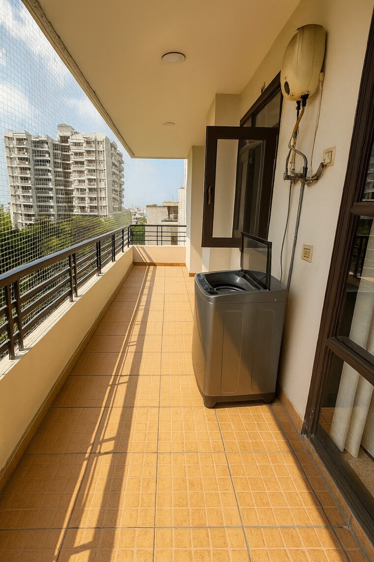 Balcony, royal-residency-gurgaon 4 Bedroom 2500 Sq.Ft. Apartment In Sector 45 Gurgaon 9682099
