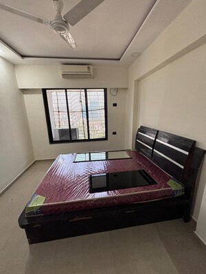 Bedroom in 2 BHK Apartment at Andheri West – for Rent