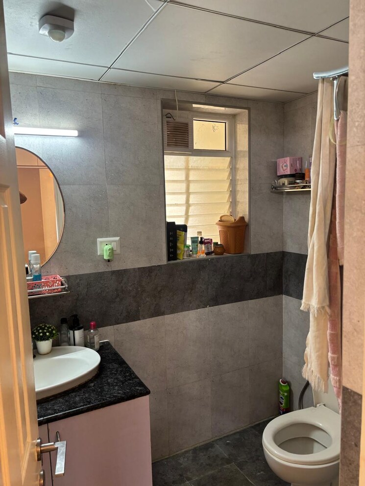 Bathroom, casagrand-lorenza 3 Bedroom 1702 Sq.Ft. Apartment In Kogilu Bangalore 9682109