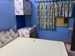 Room in 2 BHK Apartment at Vastrapur – for Rent