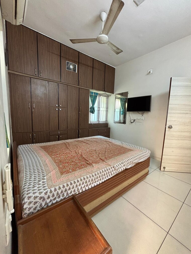 Master Bedroom, vastrapur 2 Bedroom 1250 Sq.Ft. Apartment In Vastrapur Ahmedabad 9682128