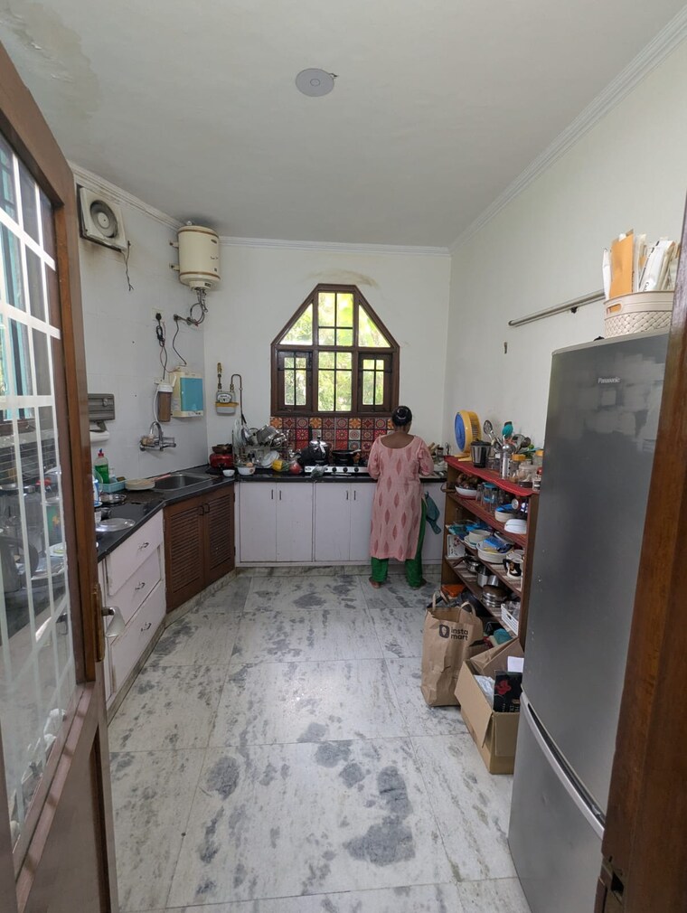 Balcony, hauz khas 3 Bedroom 2250 Sq.Ft. Builder Floor In Hauz Khas Delhi 9682125