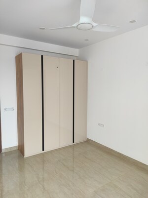 Master Bedroom in 3.5 BHK Apartment at Sector 52 – for Rent