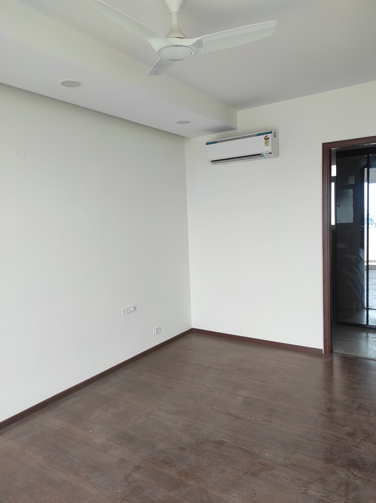 Bedroom, sector 52 3.5 Bedroom 1900 Sq.Ft. Apartment In Sector 52 Gurgaon 9682149