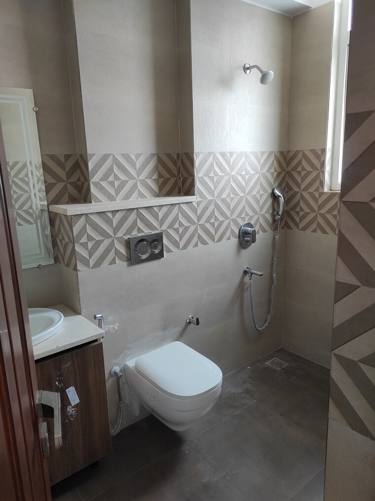Bathroom, sector 52 3.5 Bedroom 1900 Sq.Ft. Apartment In Sector 52 Gurgaon 9682149