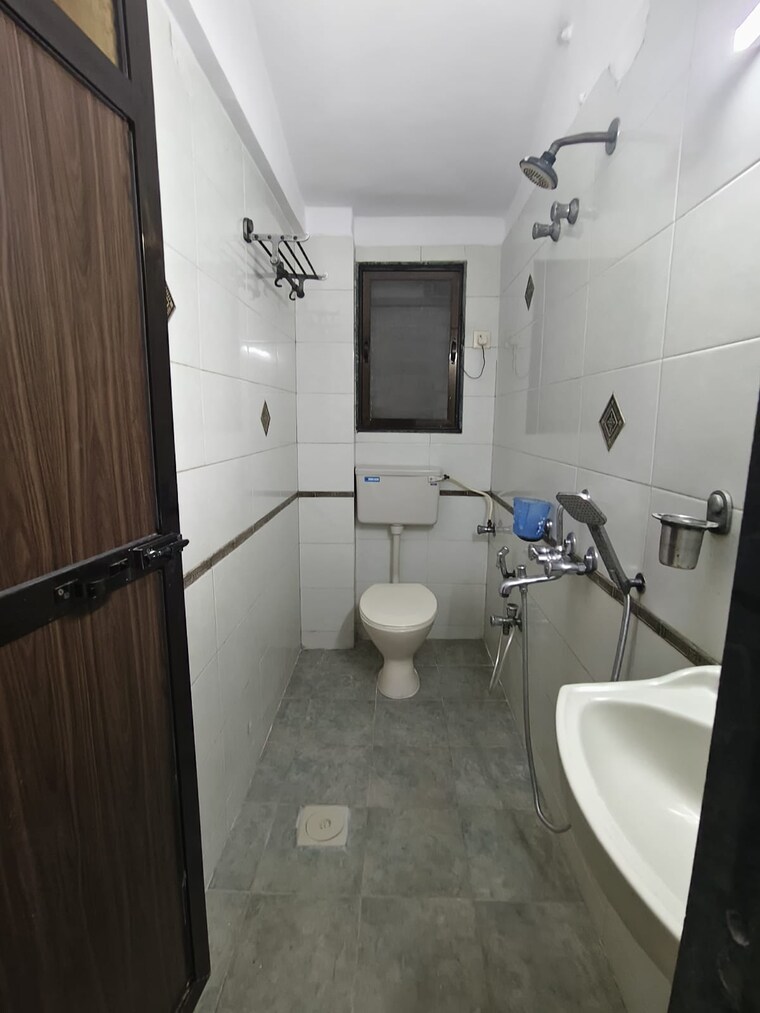 Bathroom, haridwar-apartments 2 Bedroom 700 Sq.Ft. Apartment In Evershine Nagar Mumbai 9682135