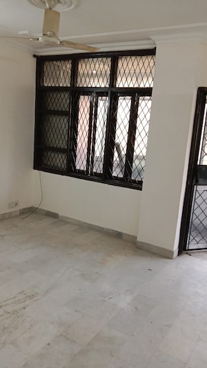 Room in 2 BHK Builder Floor at Chittaranjan Park – for Sale