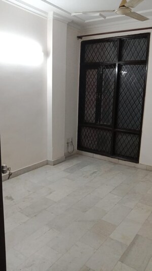 Room in 2 BHK Builder Floor at Chittaranjan Park – for Sale