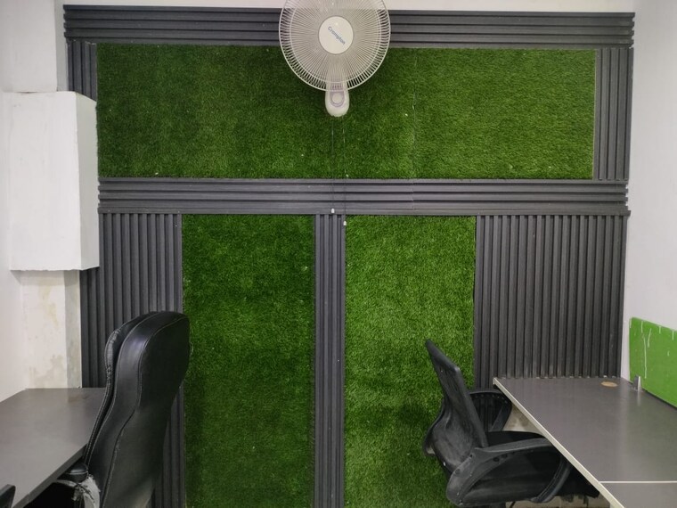 Garden, sector 3 Commercial Office Space 500 Sq.Ft. In Sector 3 Noida 9682178