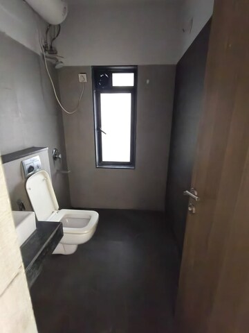 Room in 2 BHK Apartment at Rustomjee Meridian, Kandivali West – for Rent