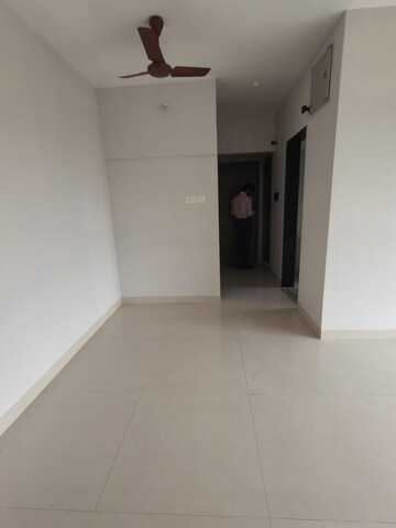 2 BHK Apartment For Rent in Rustomjee Meridian, Kandivali West