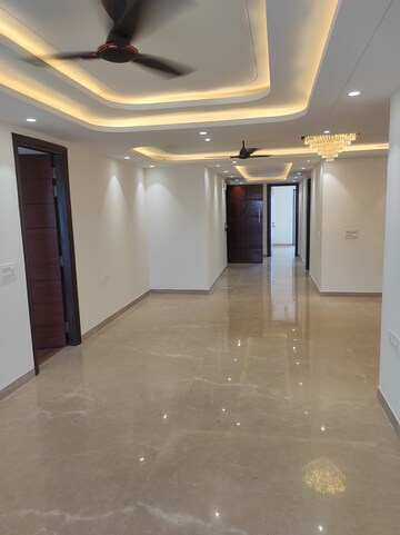 Living Room in 3.5 BHK Builder Floor at Sushant Lok 3, Sector 57 – for Rent