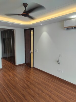 Master Bedroom in 3.5 BHK Builder Floor at Sushant Lok 3, Sector 57 – for Rent