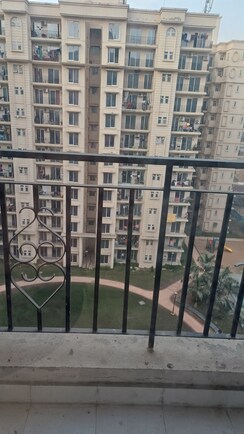 2 BHK Apartment For Sale in Signature The Serenas