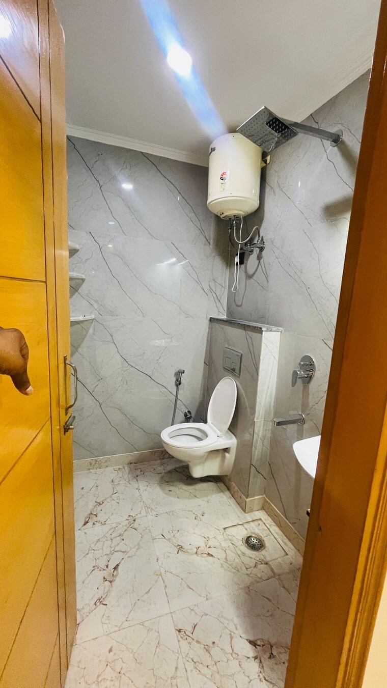 Bathroom, palm-residency-chhatarpur 1 Bedroom 550 Sq.Ft. Apartment In Chattarpur Delhi 9682247