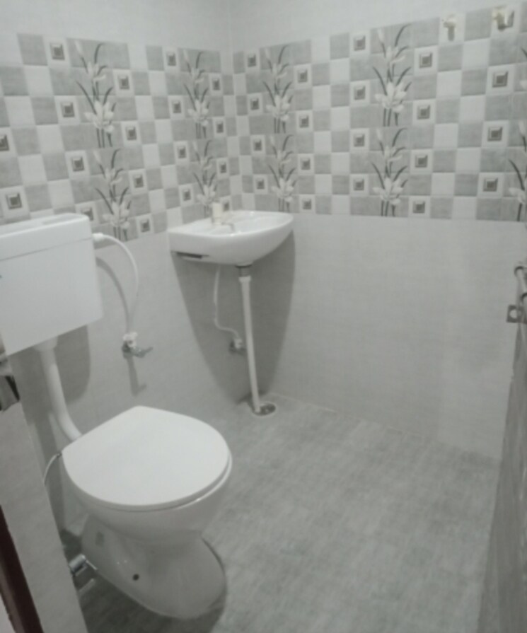Bathroom, aliganj 2 Bedroom 450 Sq.Ft. Independent House In Aliganj Lucknow 9682263