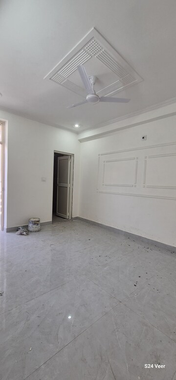 Room in 1 BHK Apartment at Palm Residency Chhatarpur, Chattarpur – for Rent