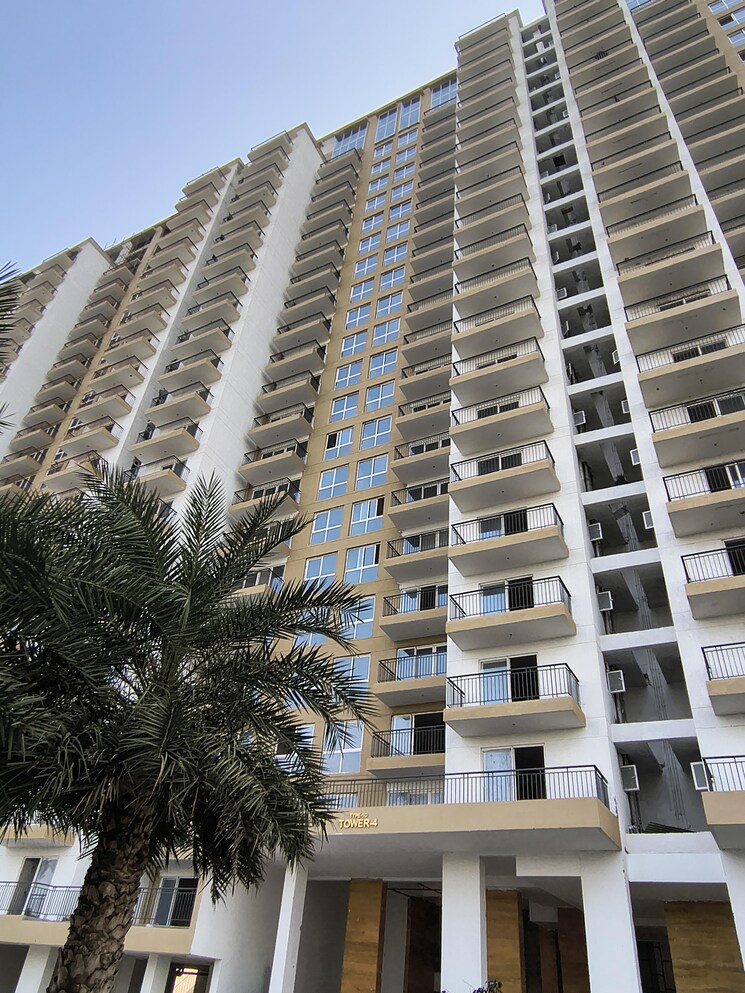 Exterior View, presithum-phase-ii 3 Bedroom 1440 Sq.Ft. Apartment In Sector 25 Yamuna Expressway Greater Noida 9463003