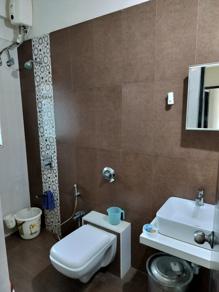 Bathroom, ghodbunder road 2 Bedroom 620 Sq.Ft. Apartment In Ghodbunder Road Thane 9682457