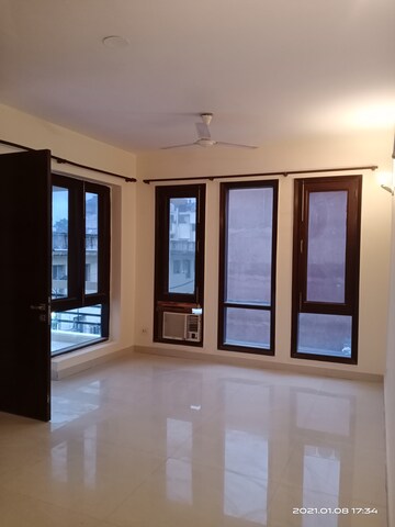 Room in 2 BHK Builder Floor at Vasant Kunj – for Rent