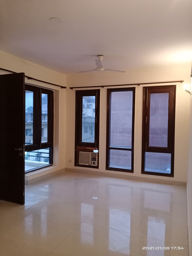 Room, vasant kunj 2 Bedroom 1100 Sq.Ft. Builder Floor In Vasant Kunj Delhi 9682319