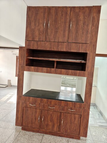 Furnished Amenities in 3 BHK Builder Floor at Sector 8 – for Rent