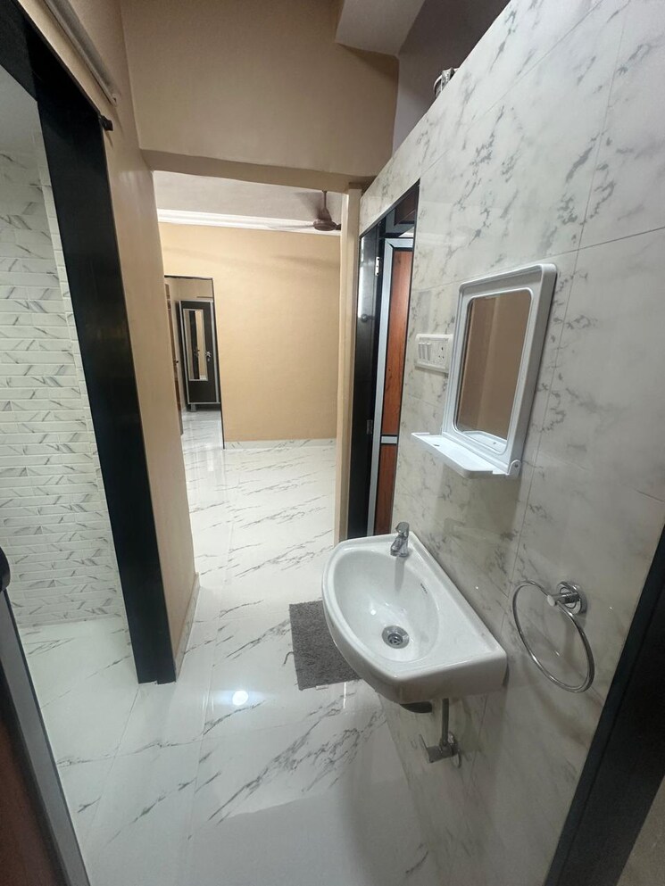 Bathroom, sher-e-punjab 2 Bedroom 750 Sq.Ft. Apartment In Andheri East Mumbai 9682365