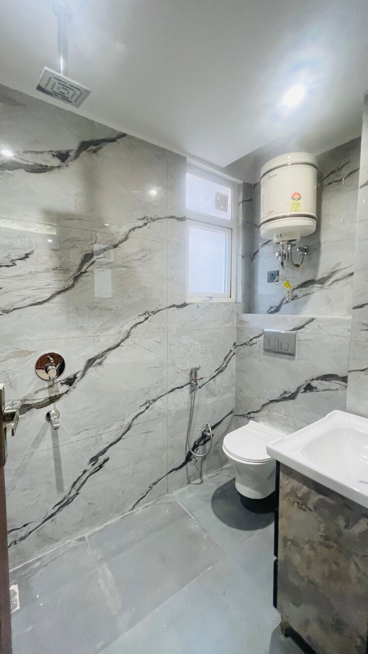 Bathroom, palm-residency-chhatarpur 3 Bedroom 1200 Sq.Ft. Apartment In Chattarpur Delhi 9682375
