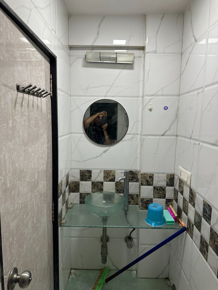Bathroom, sher-e-punjab 1 RK 450 Sq.Ft. Apartment In Andheri East Mumbai 9682392