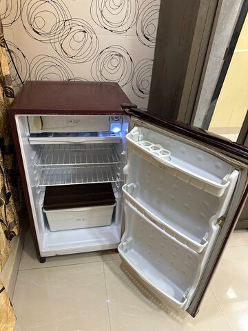 Furnished Amenities in 1 RK Apartment at Sher E Punjab, Andheri East – for Rent