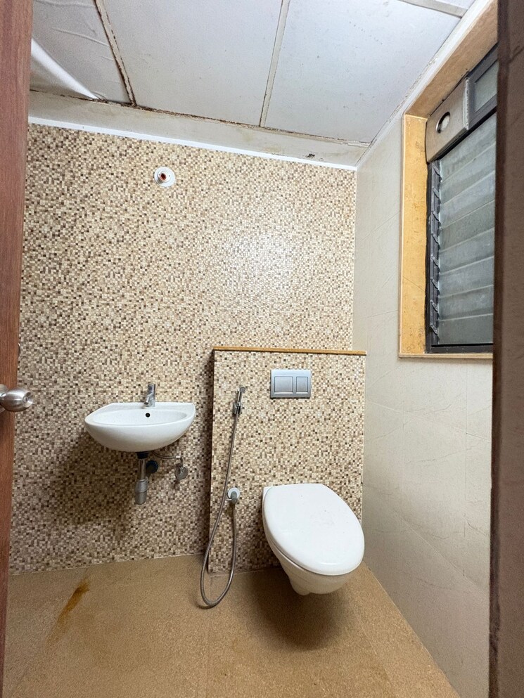 Bathroom, lodha-downtown 2 Bedroom 585 Sq.Ft. Apartment In Dombivli East Thane 9682420