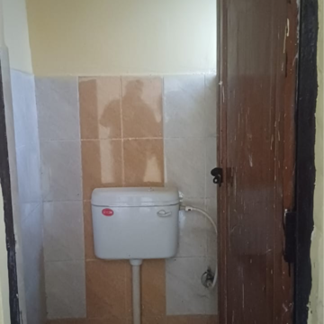 Bathroom in 1 BHK Apartment at Vaidpura – for Rent