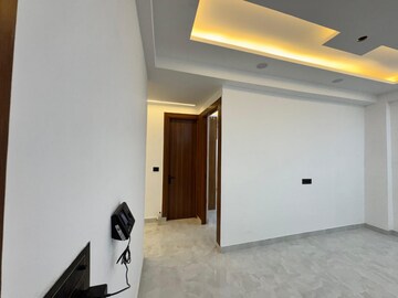 Room in 4 BHK Apartment at VVIP Mangal, Raj Nagar Extension – for Sale