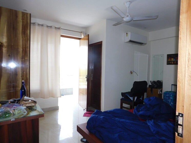 Room, sector 45 Pg For Boys & Girls In Sector 45 9682483