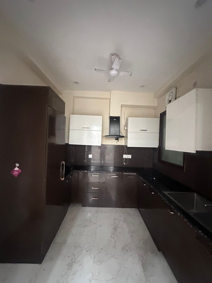 Kitchen, sector 52 3 Bedroom 1800 Sq.Ft. Builder Floor In Sector 52 Gurgaon 9682528