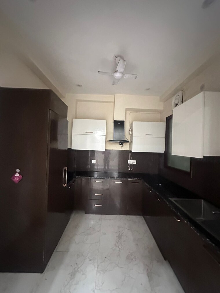 Kitchen, sector 52 3 Bedroom 1800 Sq.Ft. Builder Floor In Sector 52 Gurgaon 9682528