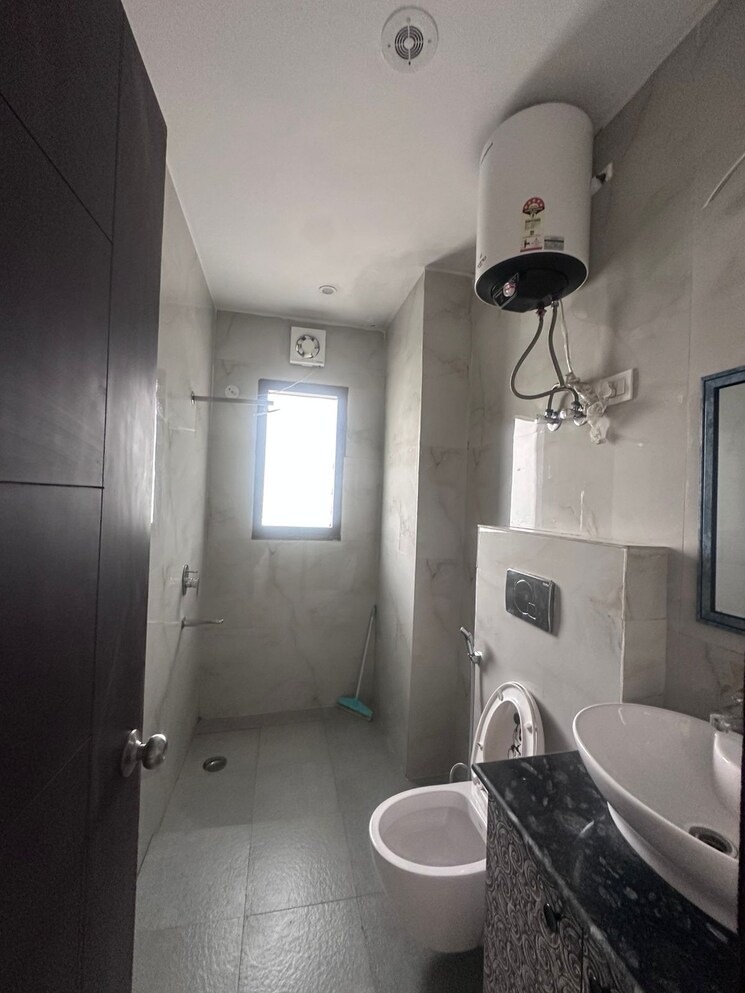 Bathroom, sector 52 3 Bedroom 1800 Sq.Ft. Builder Floor In Sector 52 Gurgaon 9682528
