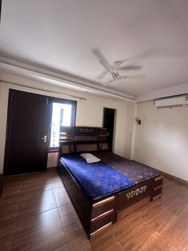 Bedroom, sector 52 3 Bedroom 1800 Sq.Ft. Builder Floor In Sector 52 Gurgaon 9682528