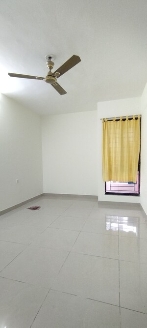 Room in 2 BHK Apartment at Nanded Madhuvanti, Sinhagad Road – for Rent