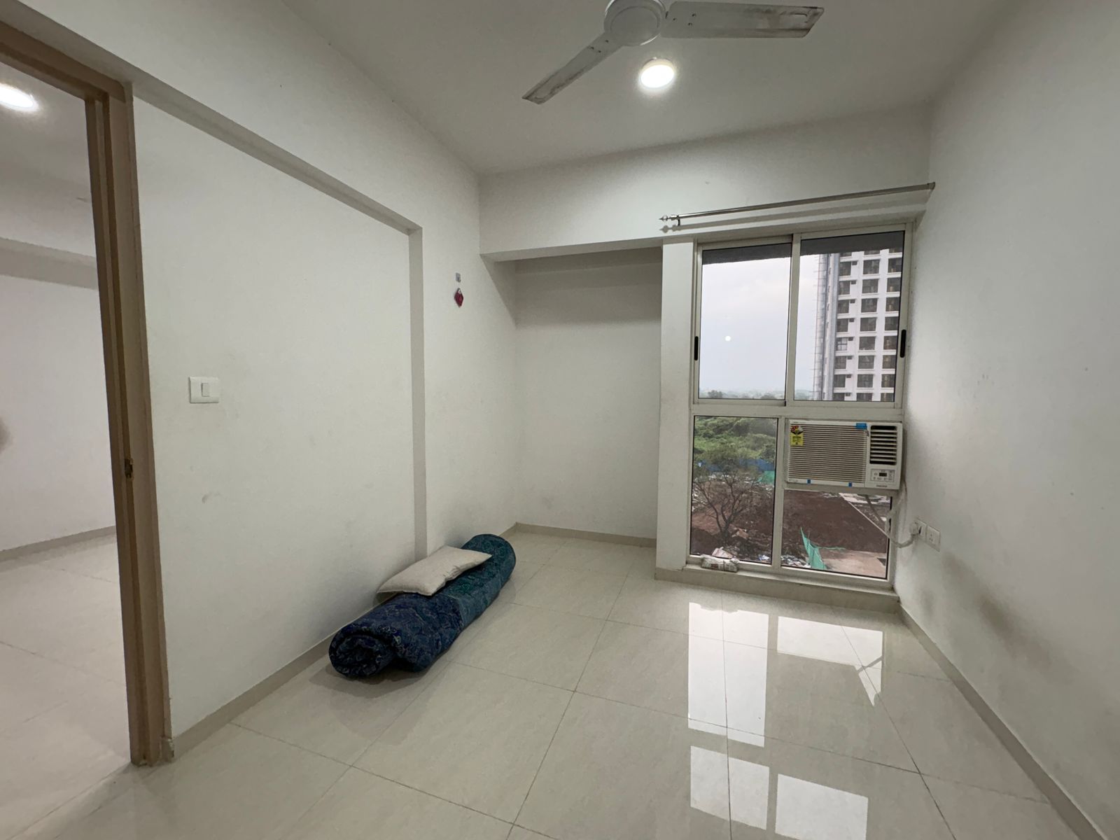 2 BHK + Study Room Apartment For Rent in Lodha Palava Crown