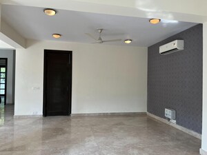 4 BHK Apartment For Sale in DLF The Crest, Sector 54
