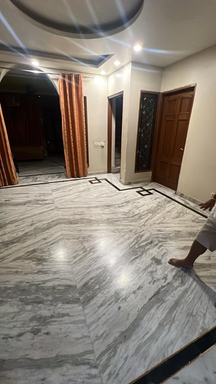 Bedroom, sector 23 6 Bedroom 342 Sq.Yd. Independent House In Sector 23 Gurgaon 9682579