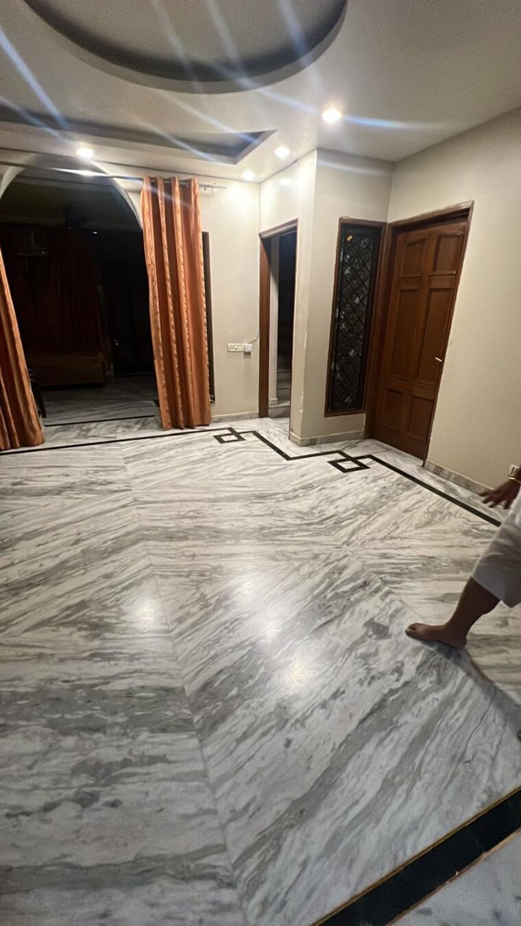 Bedroom, sector 23 6 Bedroom 342 Sq.Yd. Independent House In Sector 23 Gurgaon 9682579