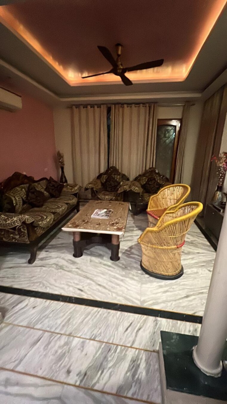 Living Room, sector 23 6 Bedroom 342 Sq.Yd. Independent House In Sector 23 Gurgaon 9682579