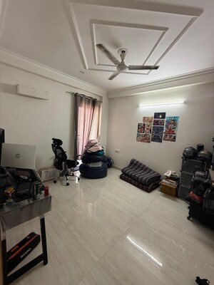 Gym in 2 BHK Builder Floor at Ardee Mall, Sector 52 – for Rent