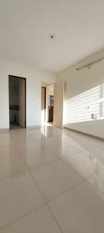 Room in 2 BHK Apartment at Nanded City Madhuvanti, Sinhagad Road – for Rent