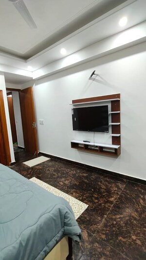 Room in 1 BHK Builder Floor at DLF City Phase IV, Dlf Phase iv – for Rent